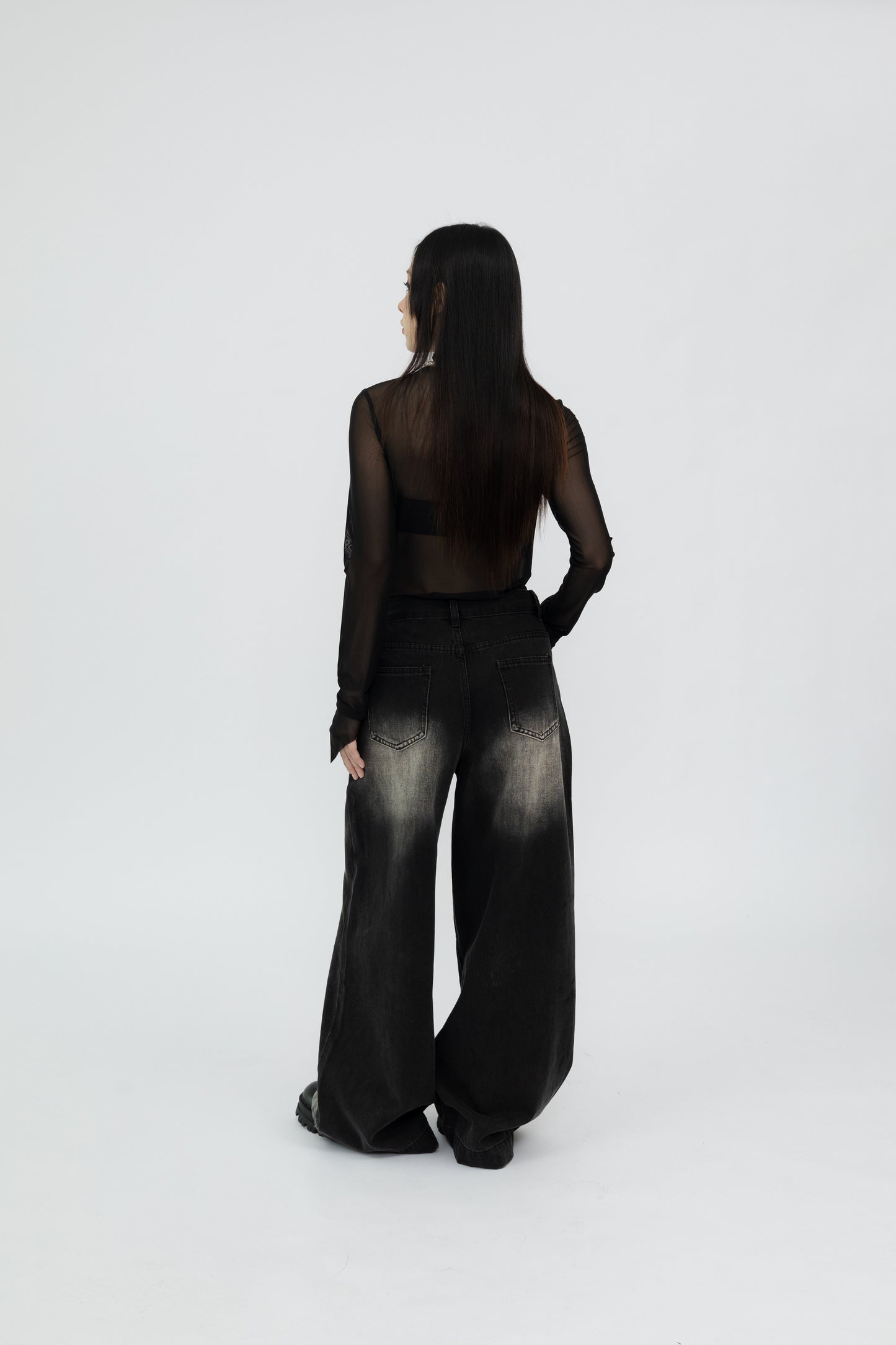 Washed Ripped Baggy Jeans .