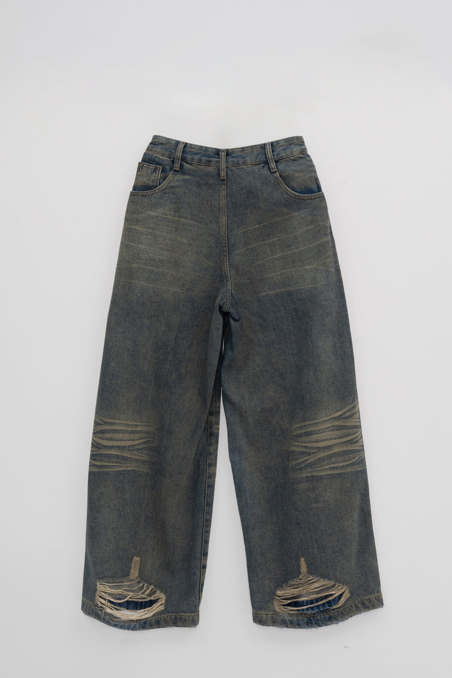 Retro Washed Denim Baggy Jeans .