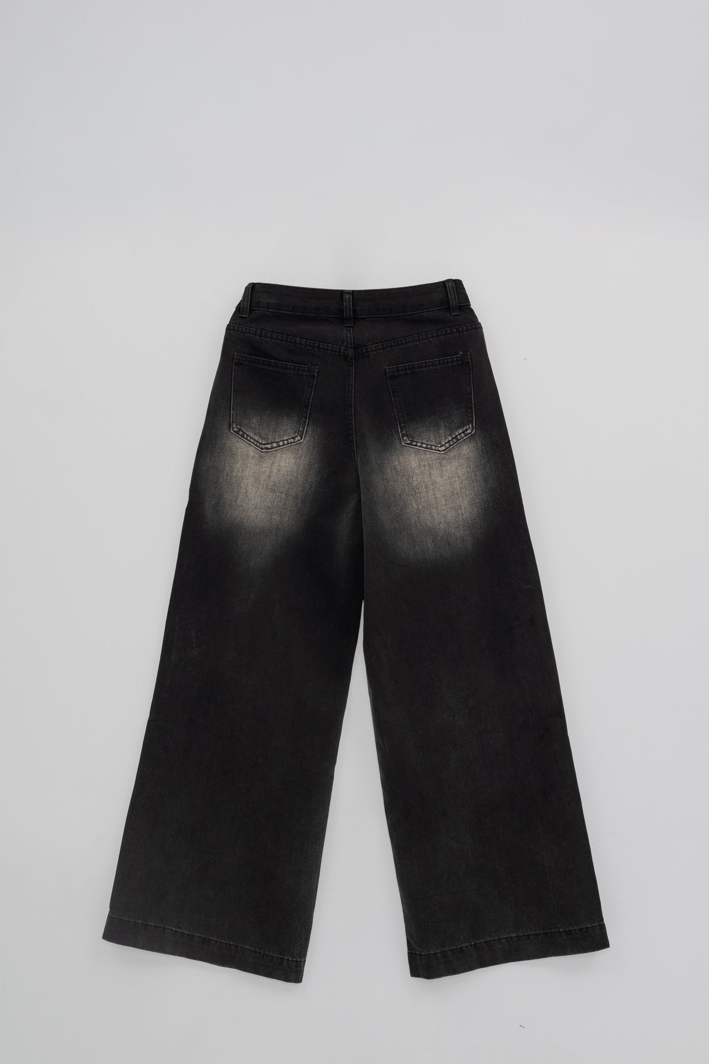 Washed Ripped Baggy Jeans .