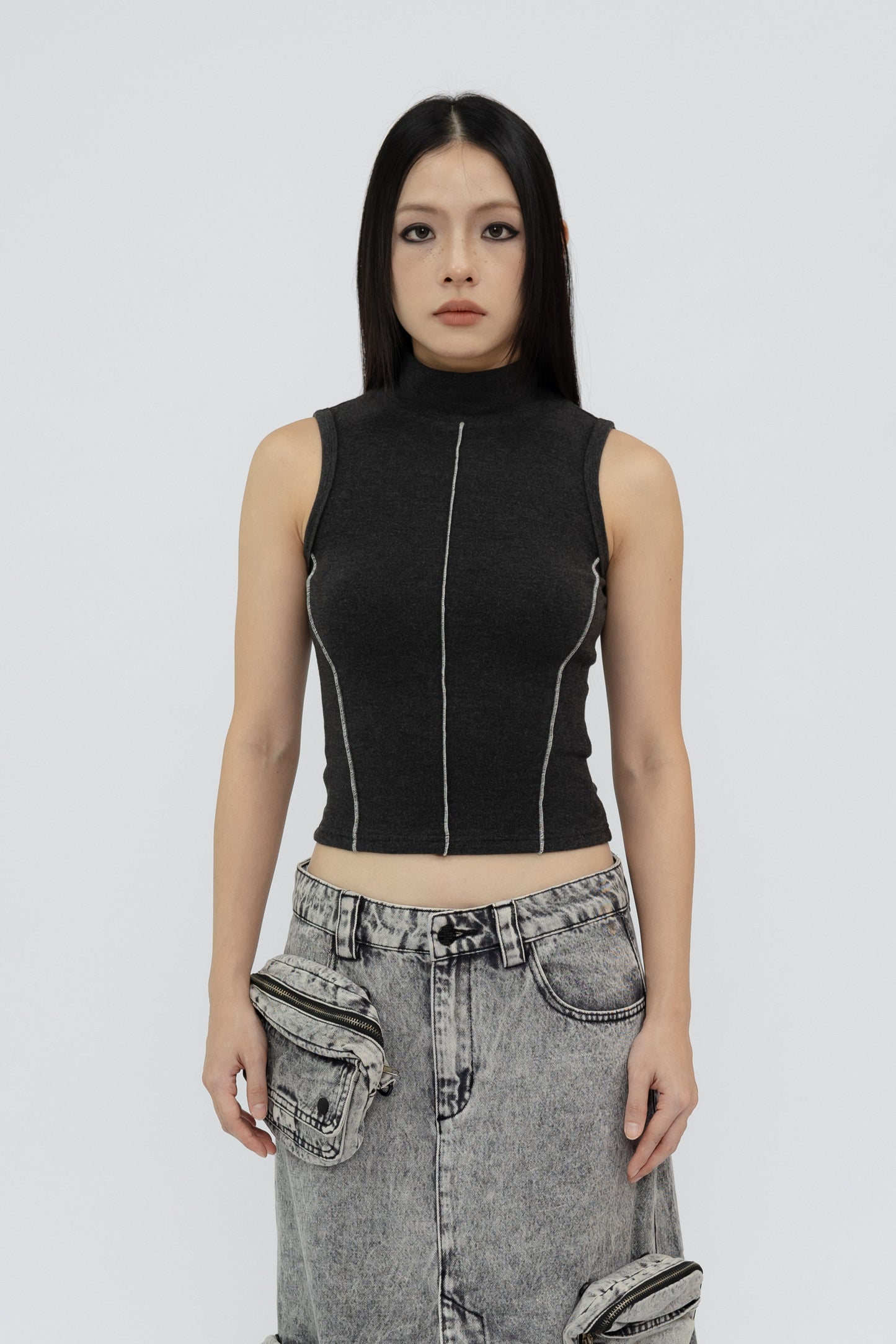 Basic Sleeveless Top .
