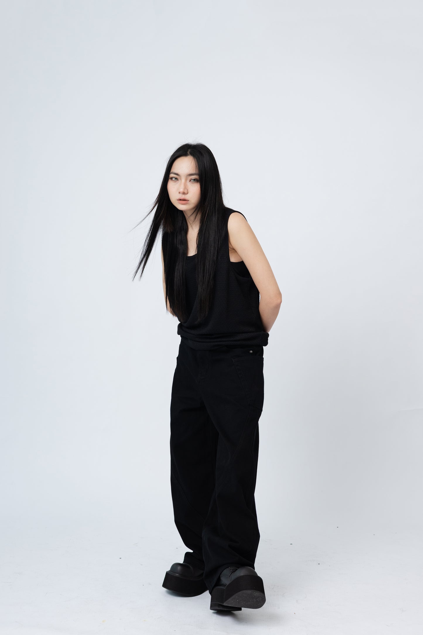 Knitted Sleeveless Tank Top - BLACK .