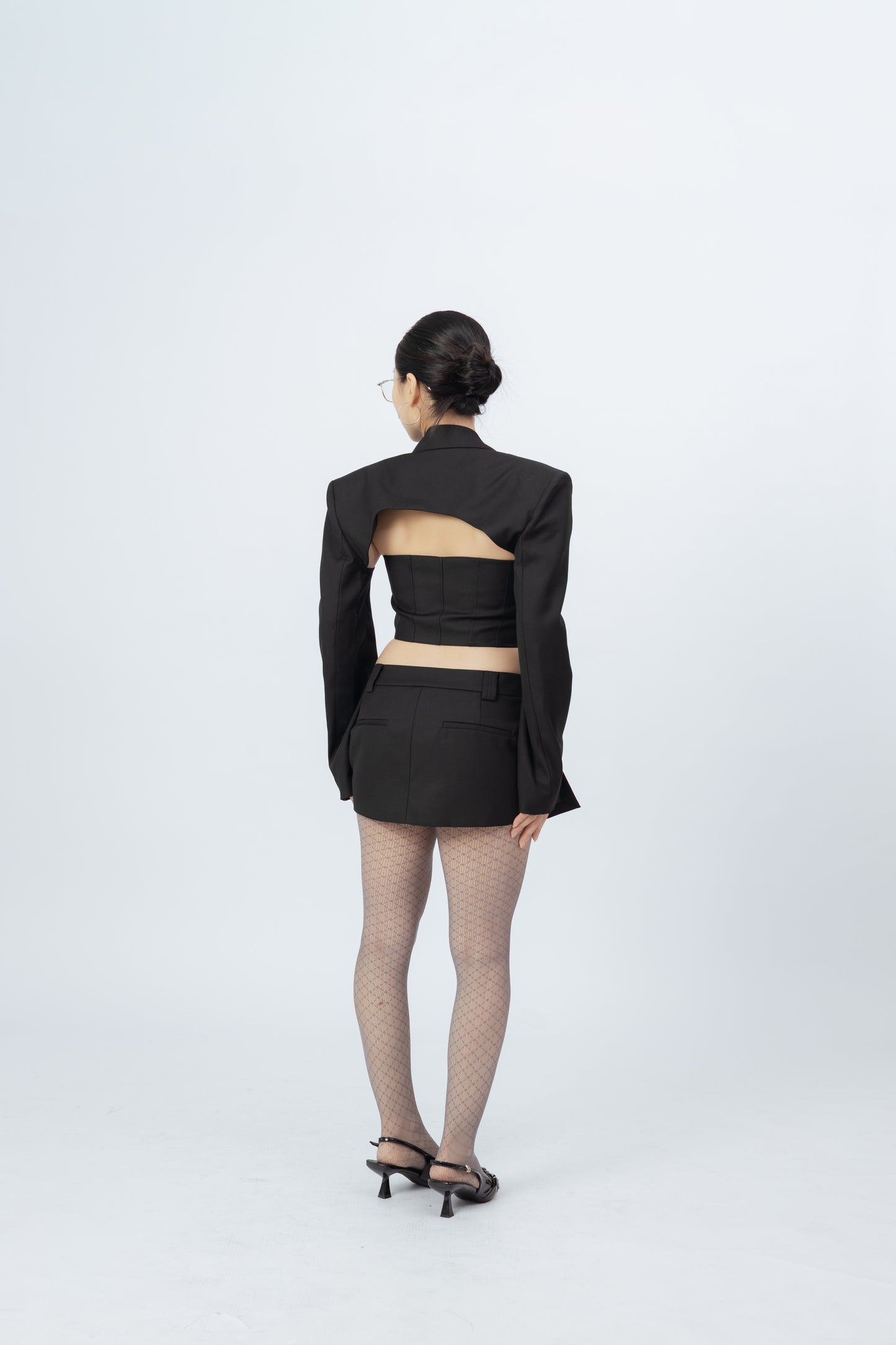 Tailored Cropped Suit Jacket .