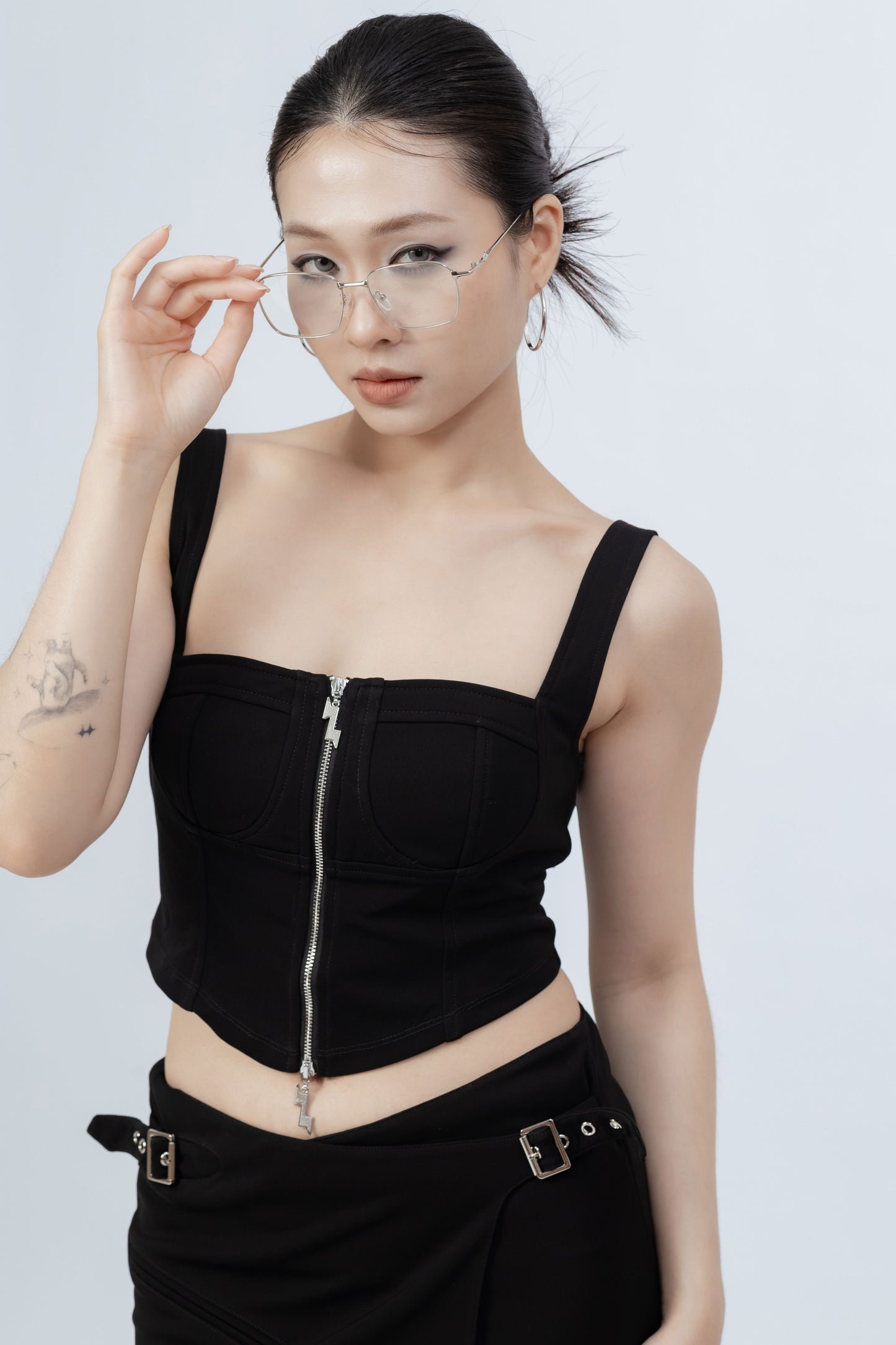 Zip Up Crop Tank Top .