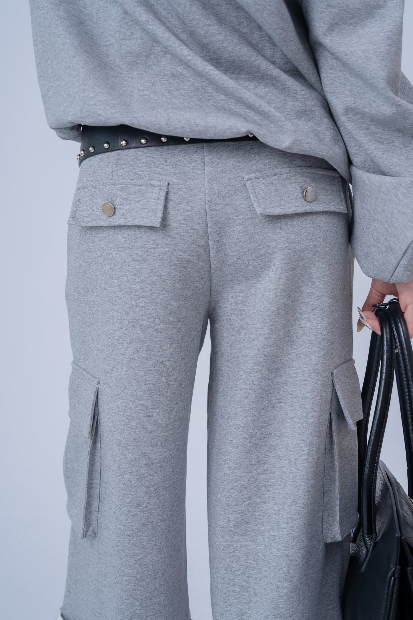 High Waisted Straight Leg 7-inch Pants .