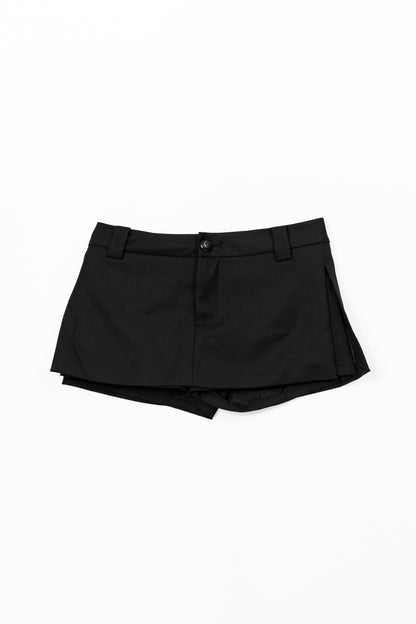 Tailored Side Slit Shorts .