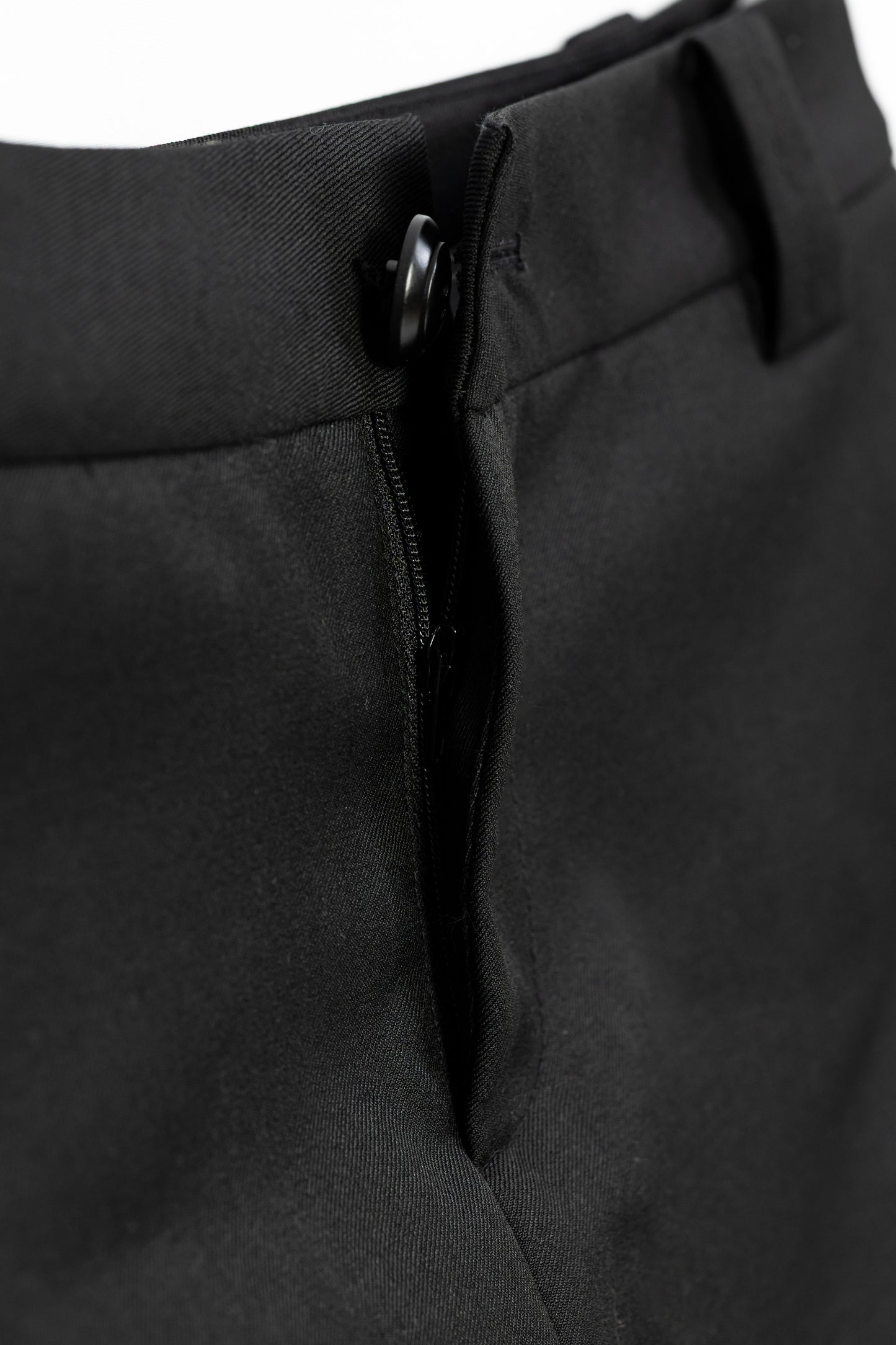Tailored Side Slit Shorts .