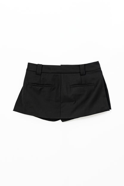 Tailored Side Slit Shorts .