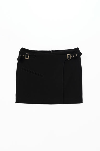 Buckle Design Skirt .