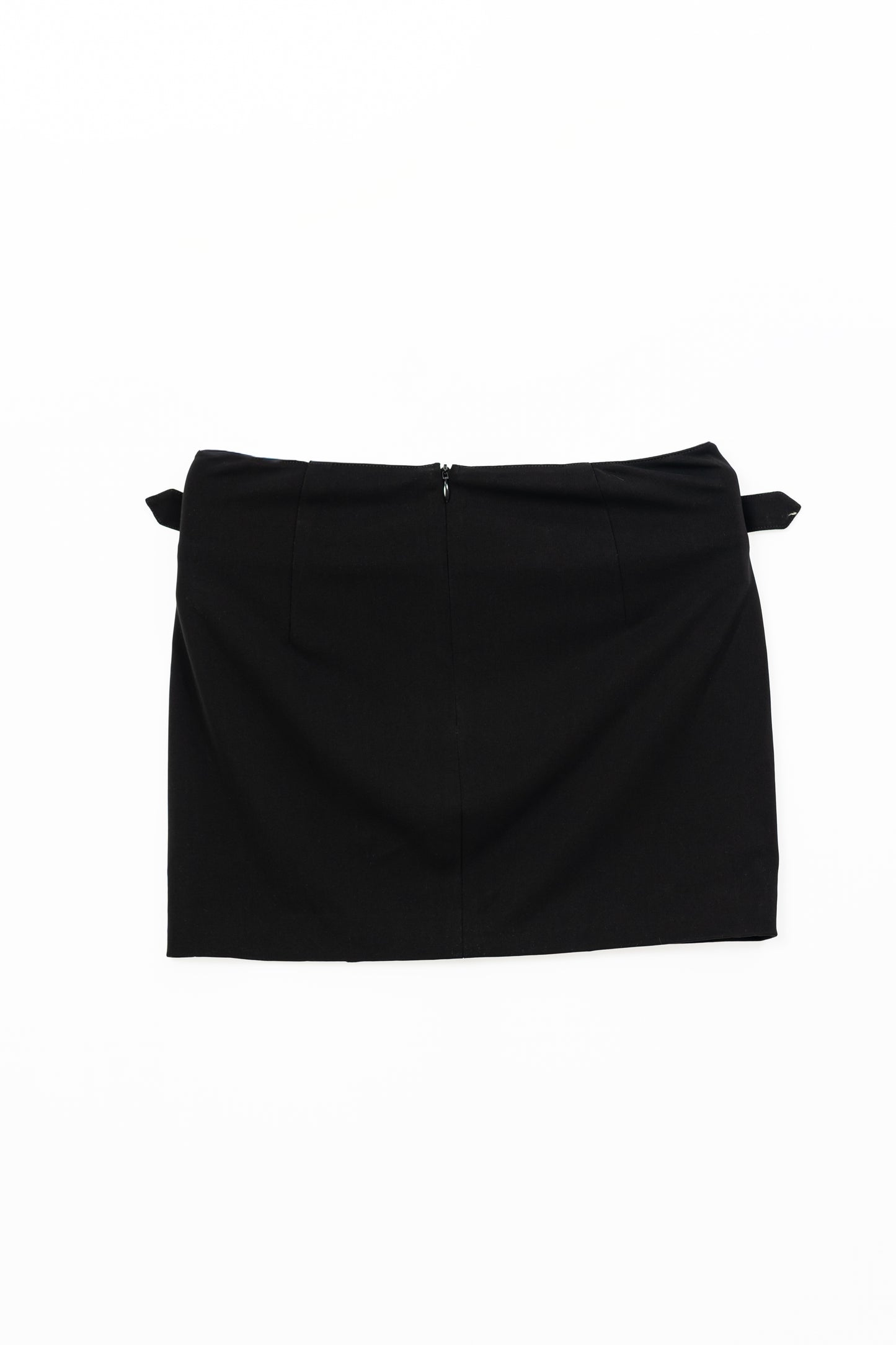 Buckle Design Skirt .