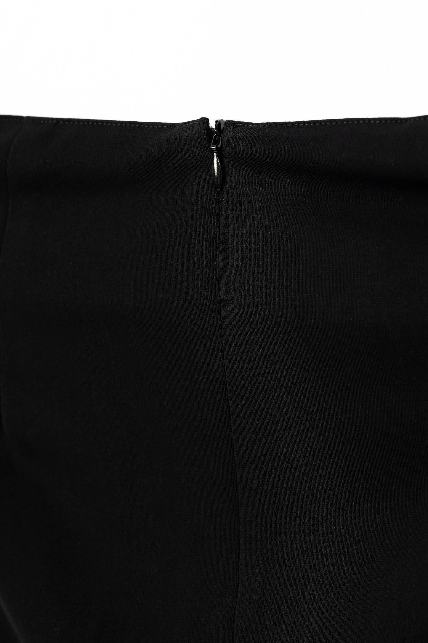 Buckle Design Skirt .