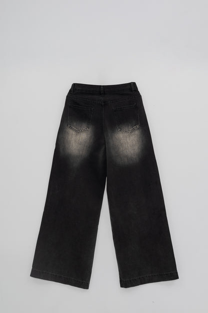 Washed Ripped Baggy Jeans .