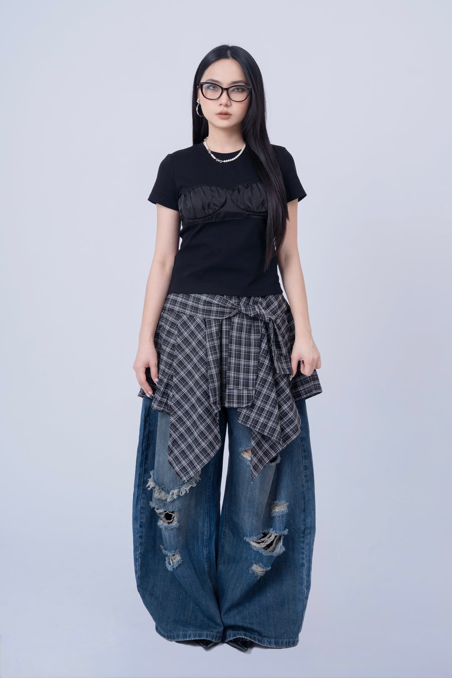Irregular-Patterned Plaid Skirt .