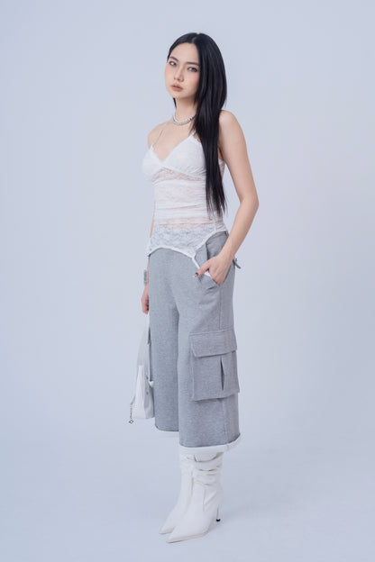 High Waisted Straight Leg 7-inch Pants .