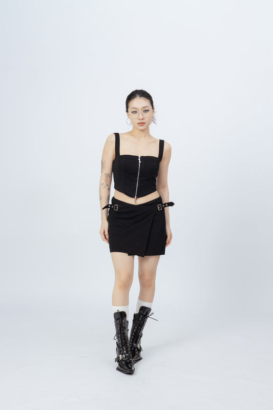 Buckle Design Skirt .