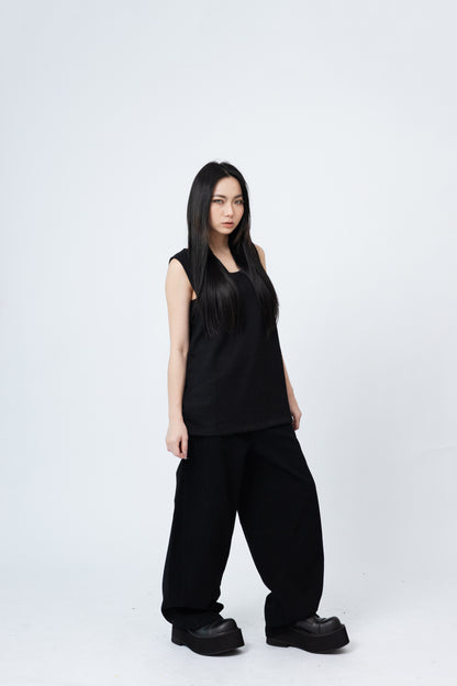 Knitted Sleeveless Tank Top - BLACK .