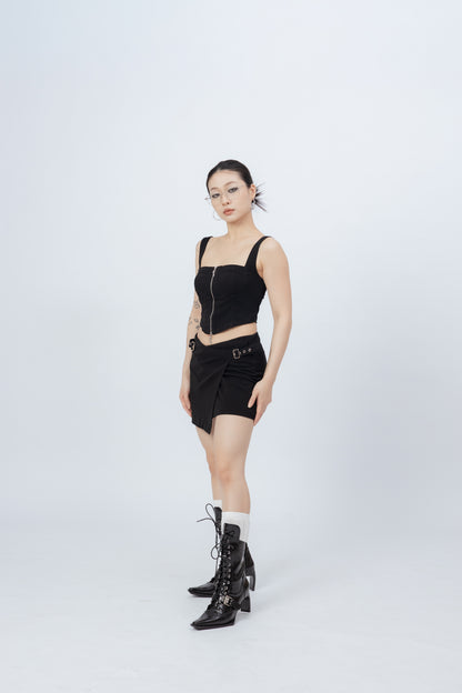Buckle Design Skirt .