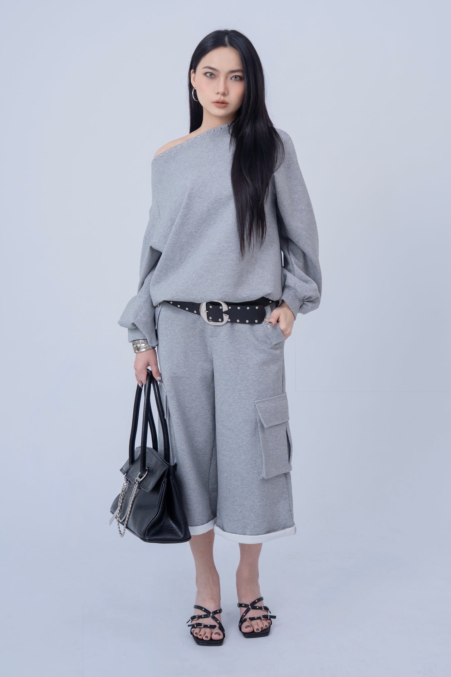 High Waisted Straight Leg 7-inch Pants .