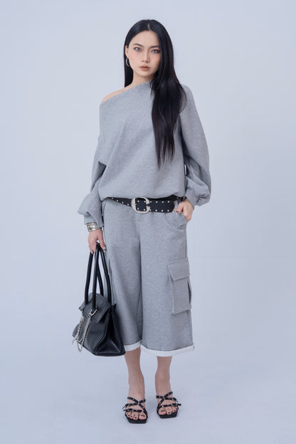 High Waisted Straight Leg 7-inch Pants .