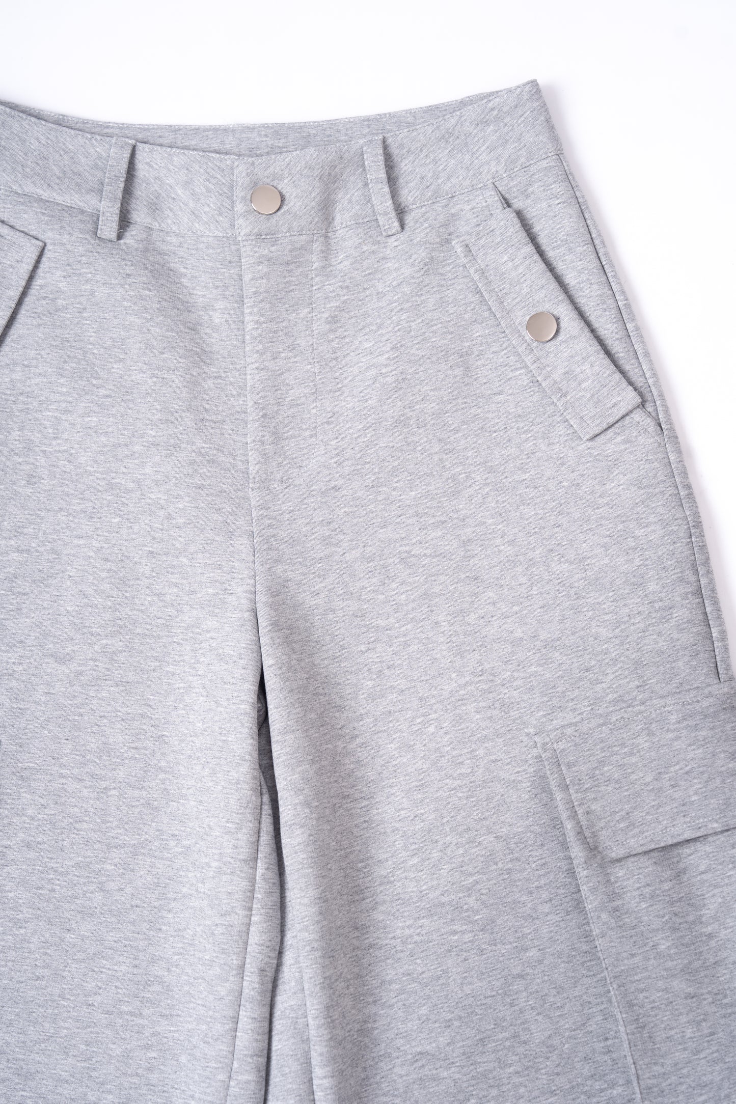 High Waisted Straight Leg 7-inch Pants .