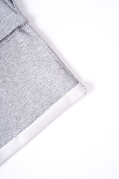 High Waisted Straight Leg 7-inch Pants .