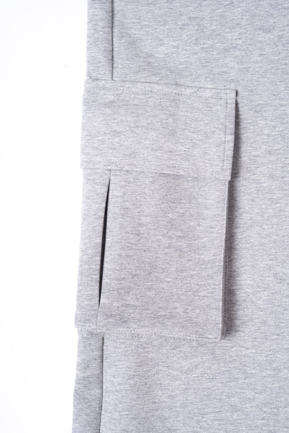 High Waisted Straight Leg 7-inch Pants .