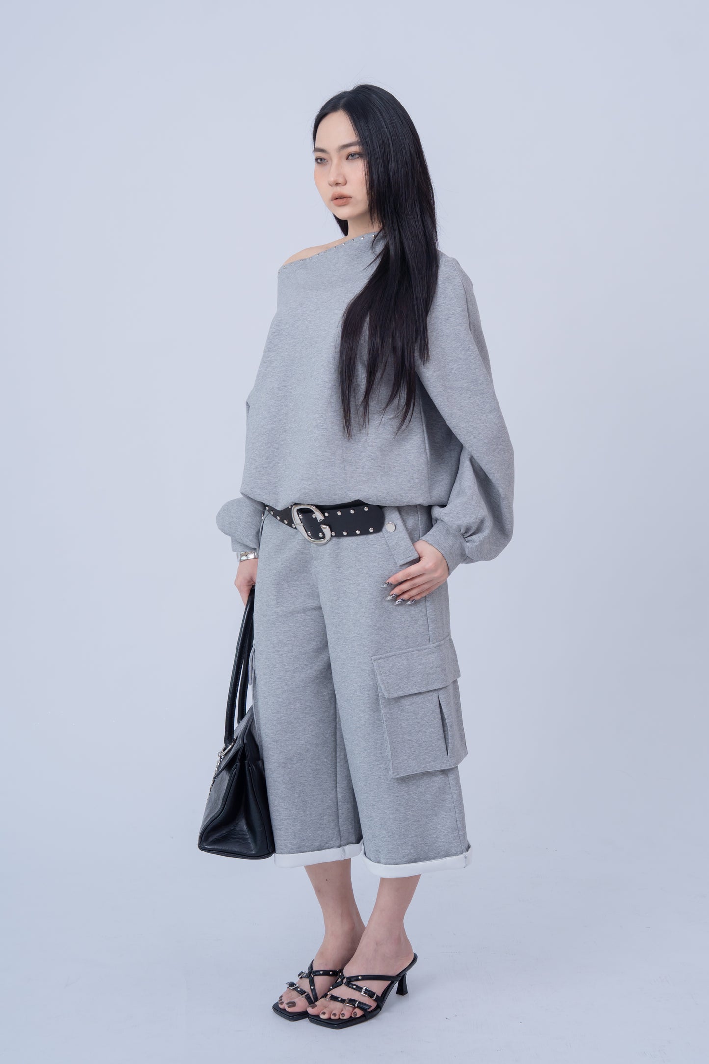 High Waisted Straight Leg 7-inch Pants .