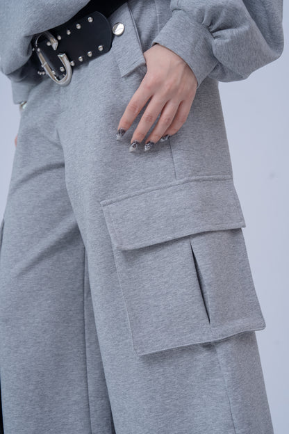 High Waisted Straight Leg 7-inch Pants .