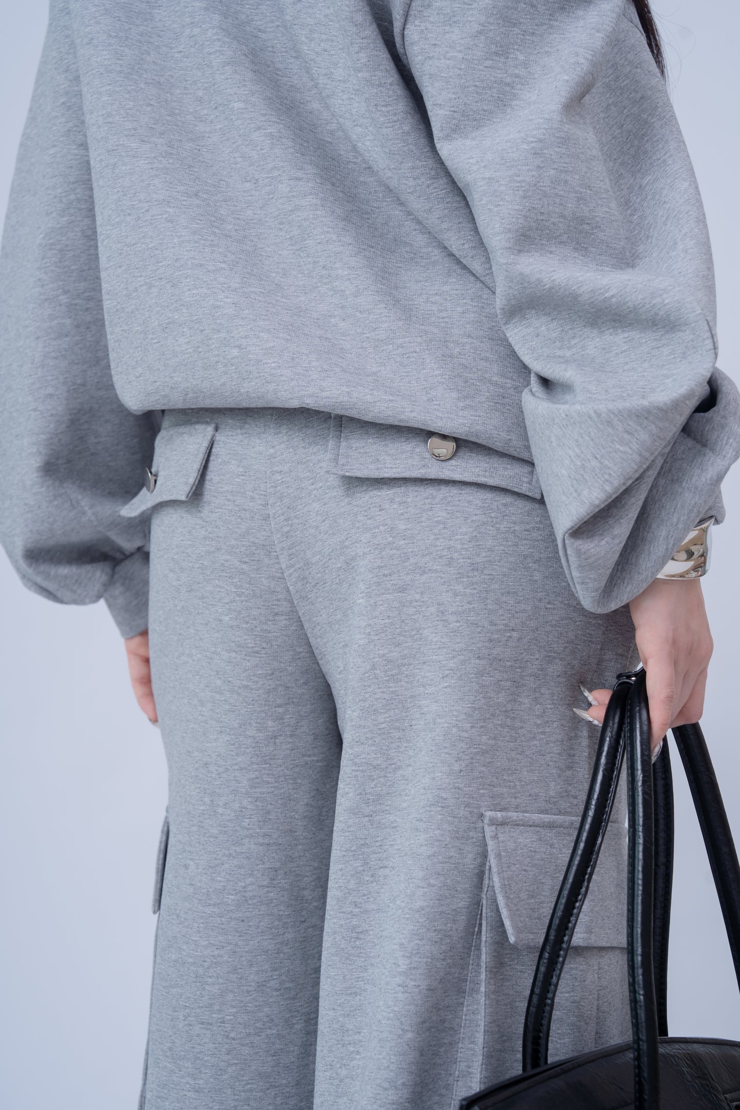 High Waisted Straight Leg 7-inch Pants .