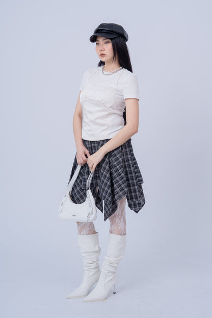Irregular-Patterned Plaid Skirt .